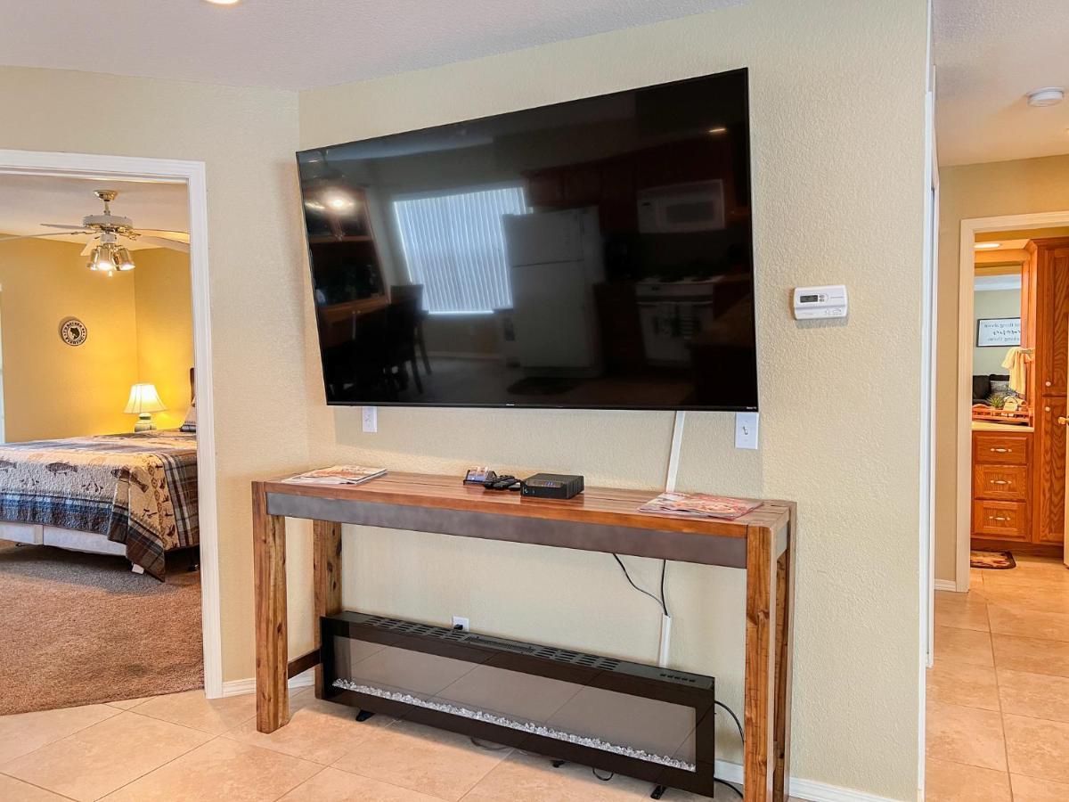 Lake Front 2Br Walk-In With Large Deck - Free Tickets Included - 79-1 Branson Buitenkant foto
