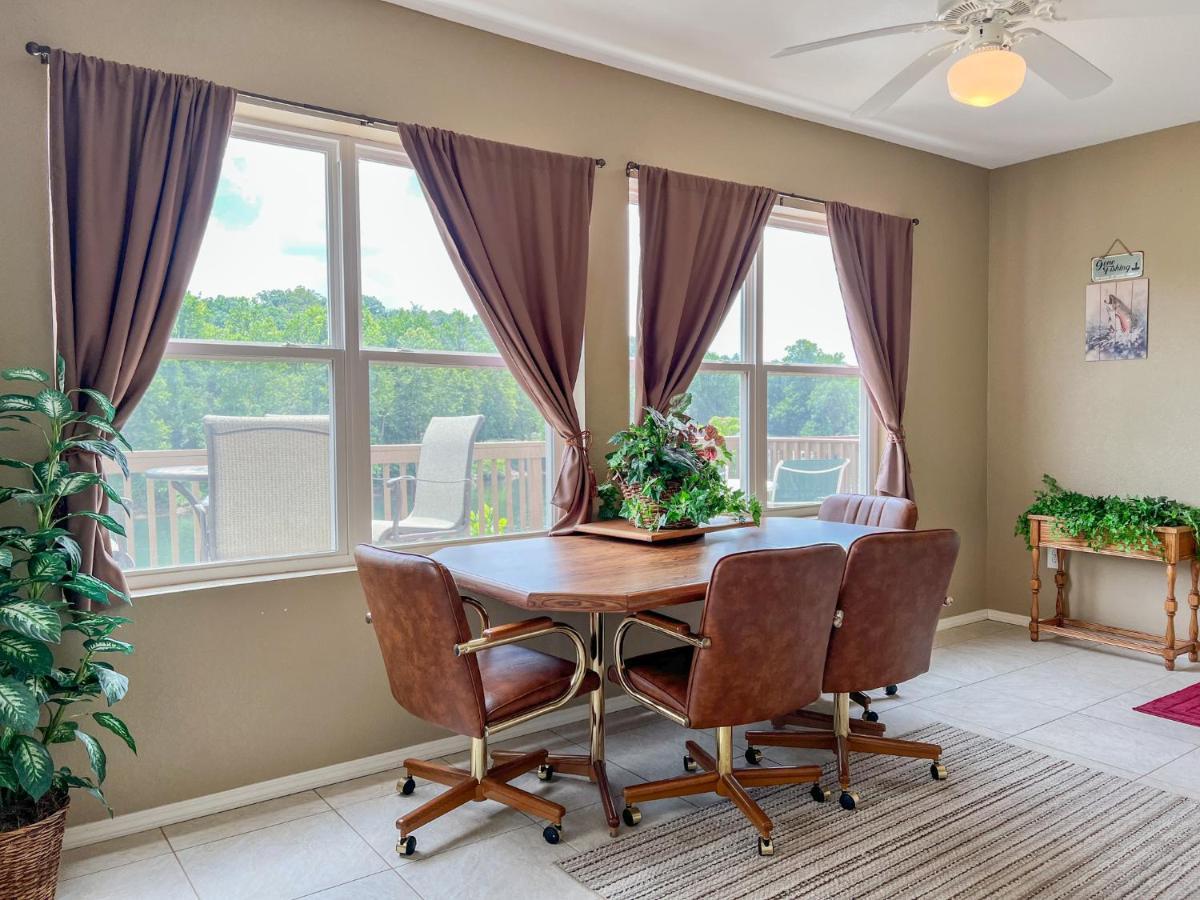Lake Front 2Br Walk-In With Large Deck - Free Tickets Included - 79-1 Branson Buitenkant foto